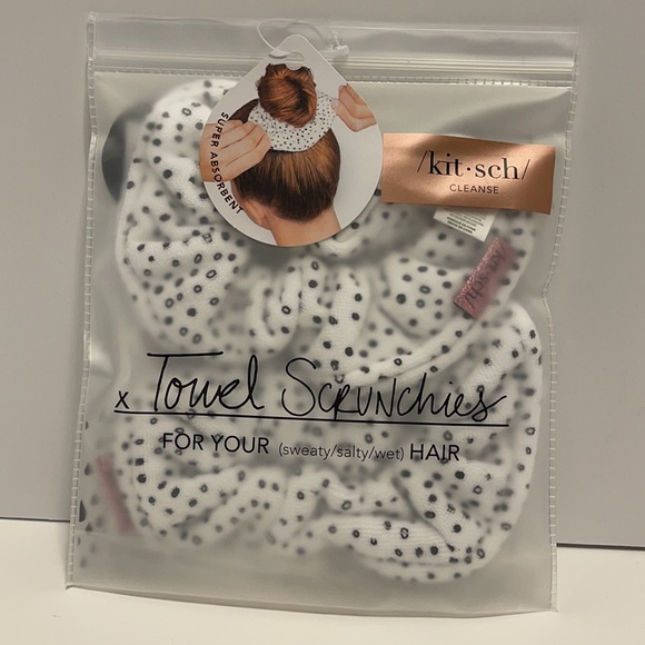 Kitsch Women’s 2 Pack Black & White Absorbent Microfiber Towel Scrunchies - Picture 2 of 5